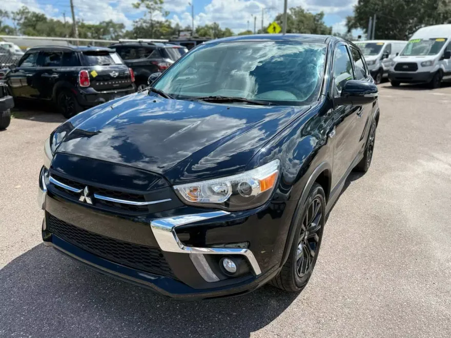 2019 Mitsubishi Outlander Sport LE photo 1