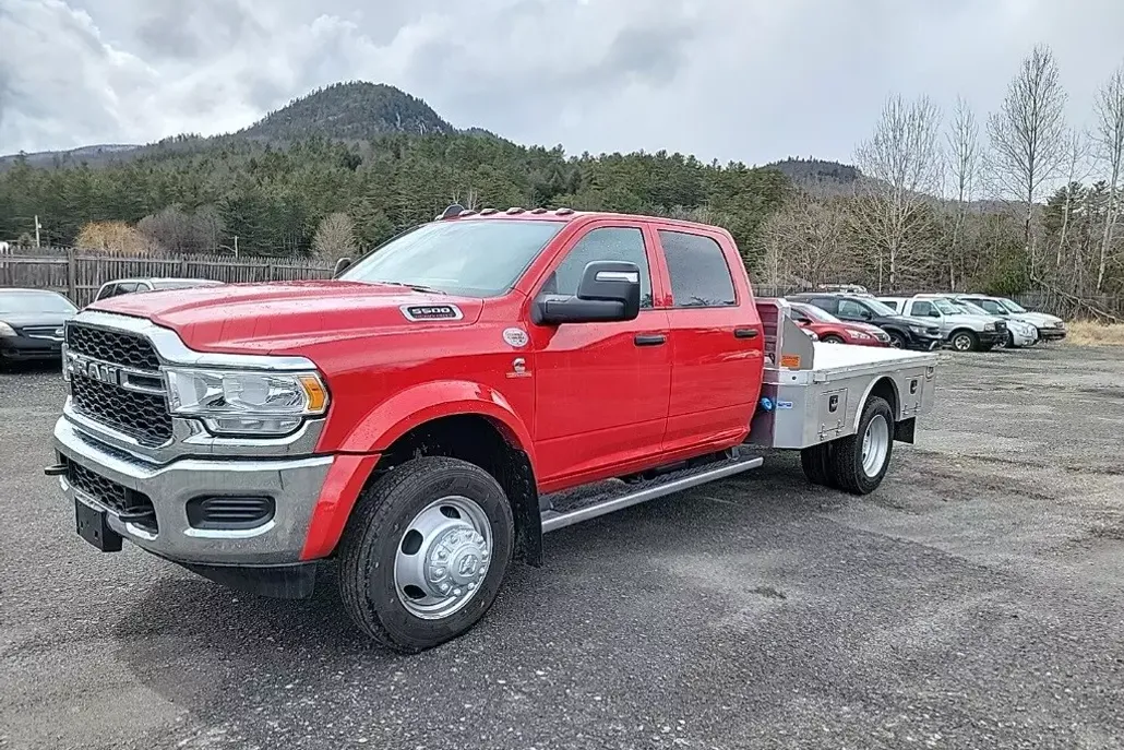 2024 Ram 5500 Tradesman photo 1