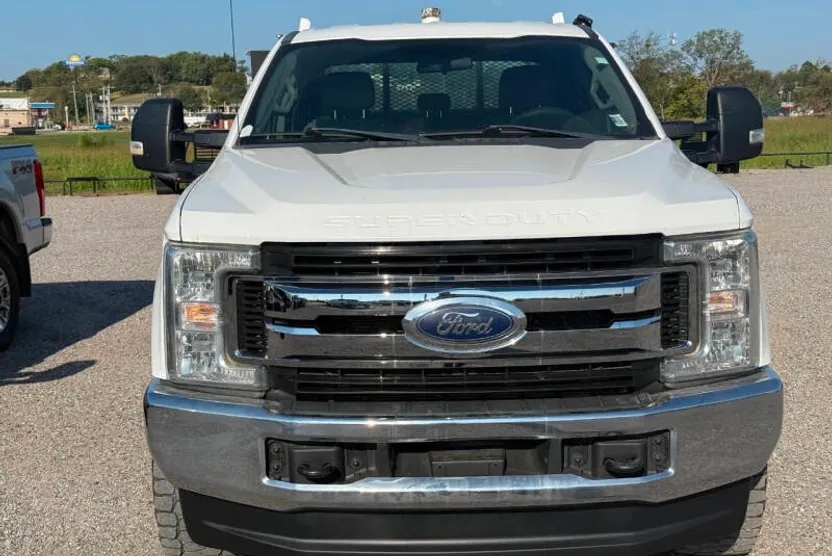 2019 Ford F-350 XL photo 1