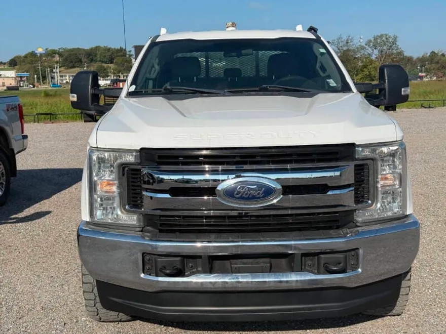 2019 Ford F-350 XL photo 1