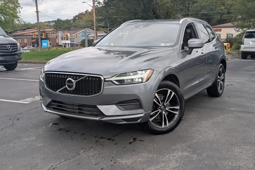 2020 Volvo XC60 T5 Momentum photo 1