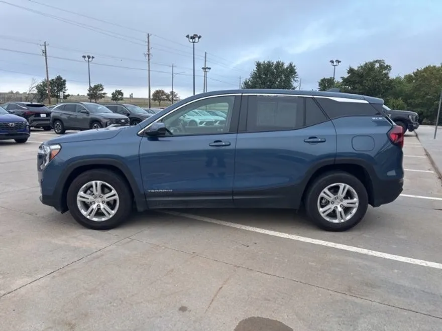 2024 Gmc Terrain SLE photo 1