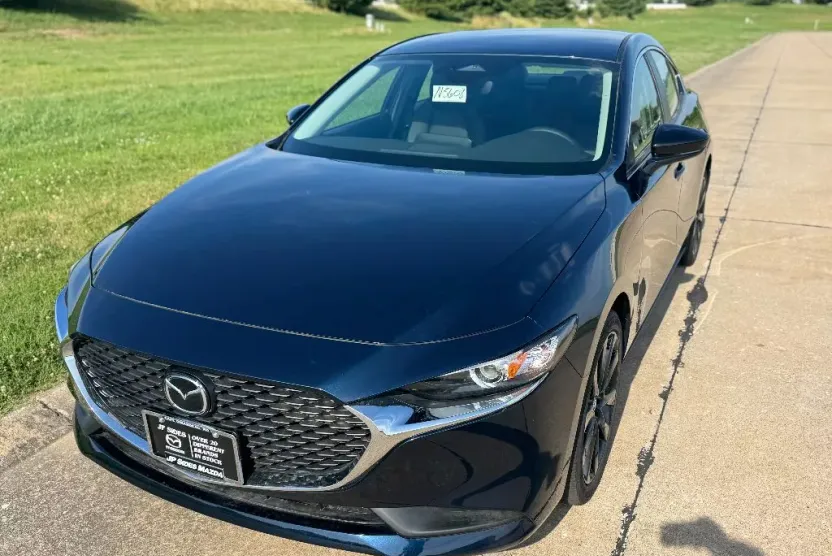 2025 Mazda Mazda3 2.5 Select Sport photo 1