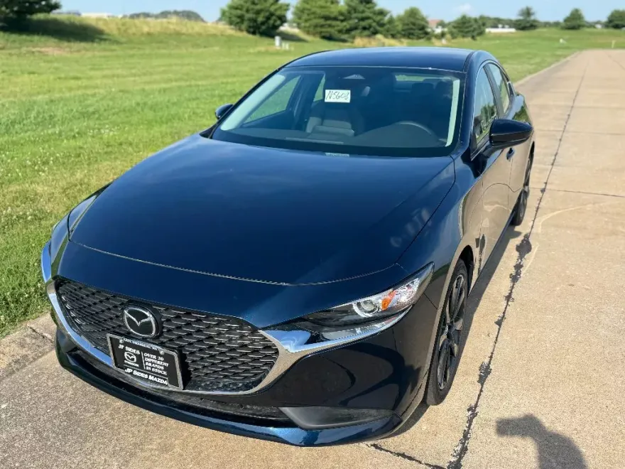 2025 Mazda Mazda3 2.5 Select Sport photo 1