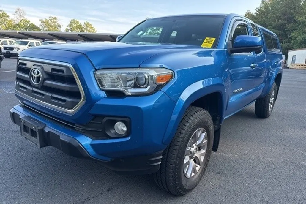 2016 Toyota Tacoma SR photo 1