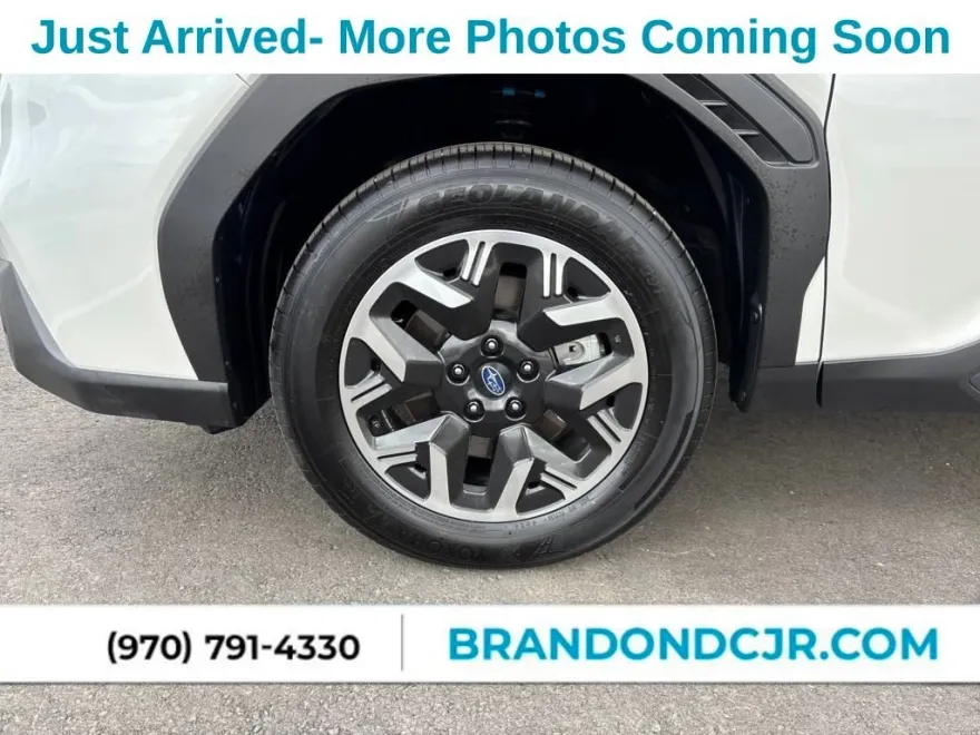 2025 Subaru Forester Premium photo 1
