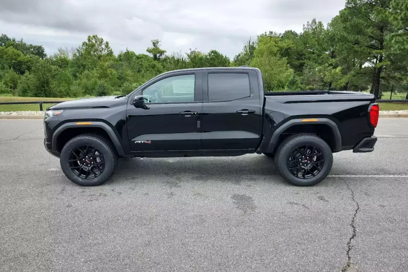 2026 Gmc Canyon AT4 photo 1