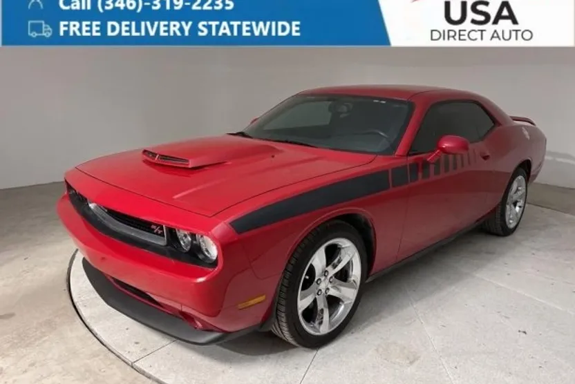 2012 Dodge Challenger R/T photo 1