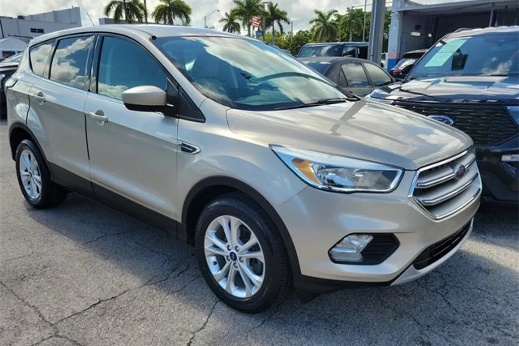 2017 Ford Escape SE photo 1