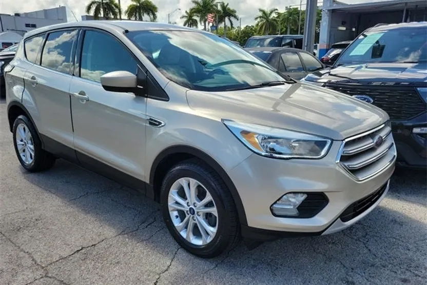 2017 Ford Escape SE photo 1