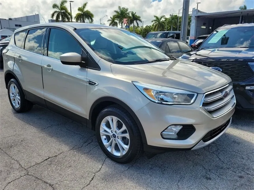 2017 Ford Escape SE photo 1
