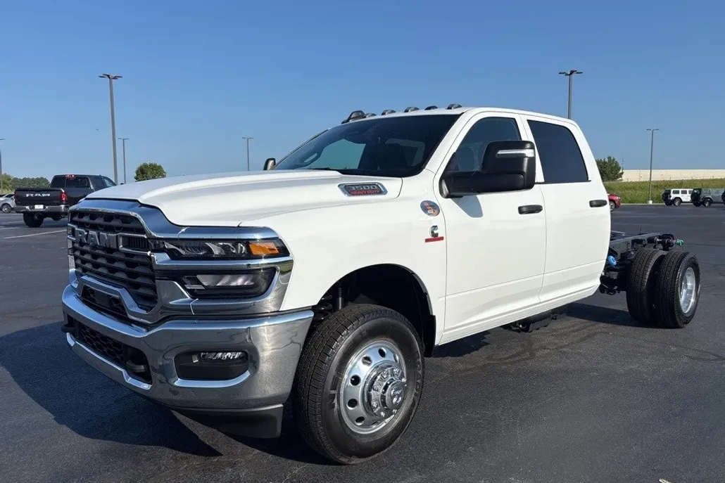 2025 Ram 3500 Tradesman photo 1