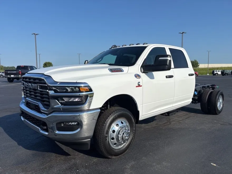 2025 Ram 3500 Tradesman photo 1