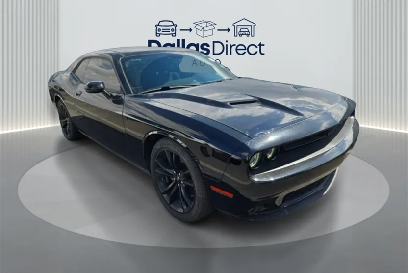 2018 Dodge Challenger SXT photo 1