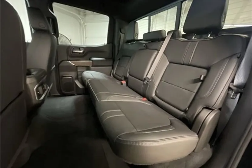 2022 Chevrolet Silverado 1500 High Country photo 1