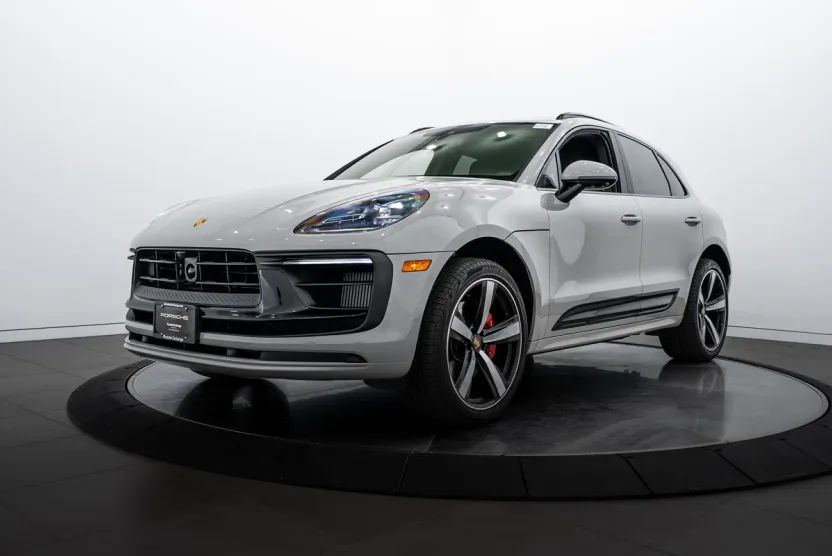2025 Porsche Macan S photo 1