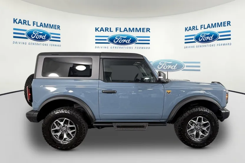 2023 Ford Bronco Badlands photo 1