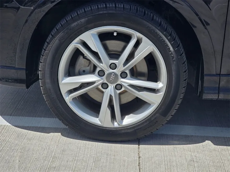 2020 Audi Q3 Premium Plus S line photo 1