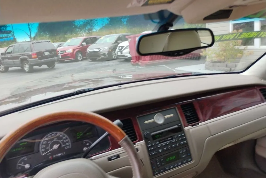 2004 Lincoln Town Car Ultimate photo 1
