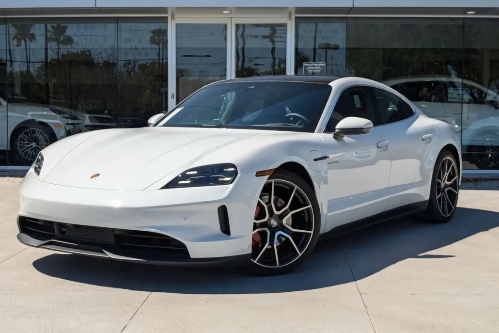 2025 Porsche Taycan 4S photo 1
