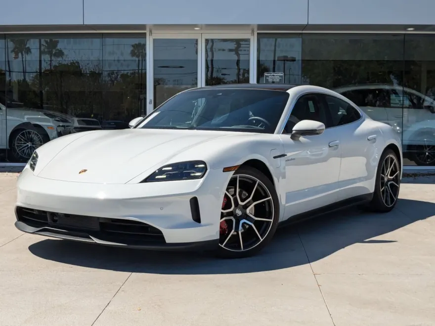 2025 Porsche Taycan 4S photo 1