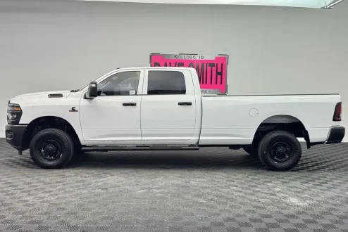 2025 Ram 2500 Tradesman photo 2
