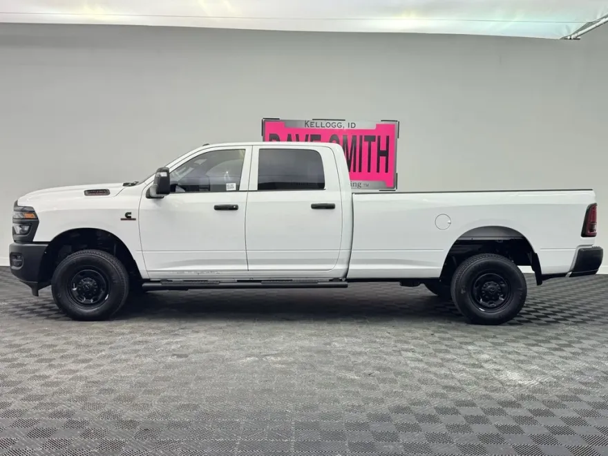2025 Ram 2500 Tradesman photo 2