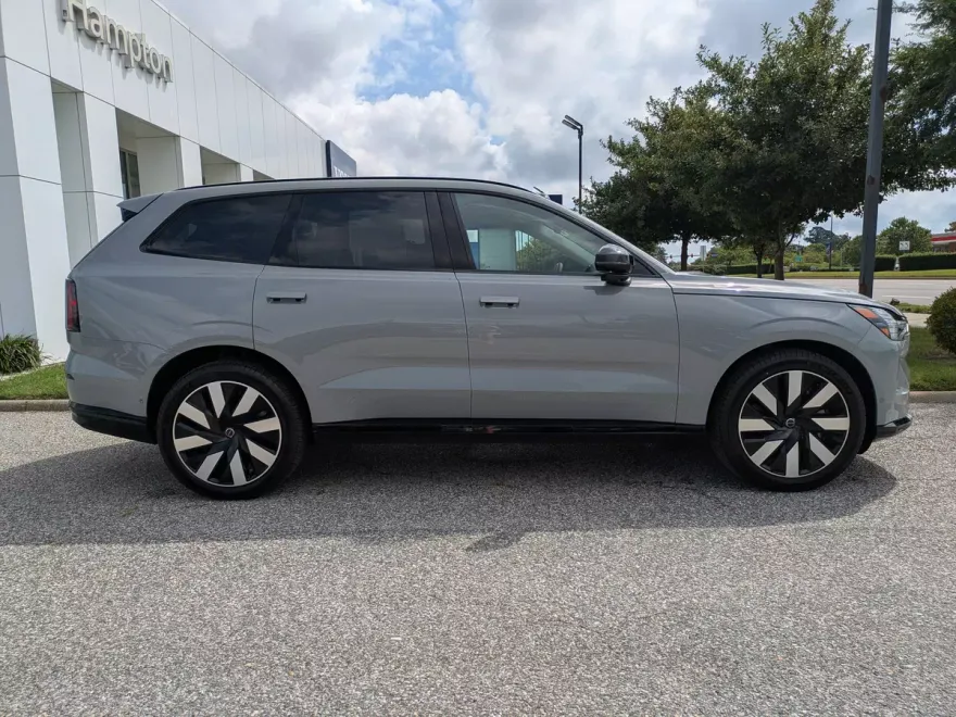 2025 Volvo EX90 Twin Motor Ultra photo 1