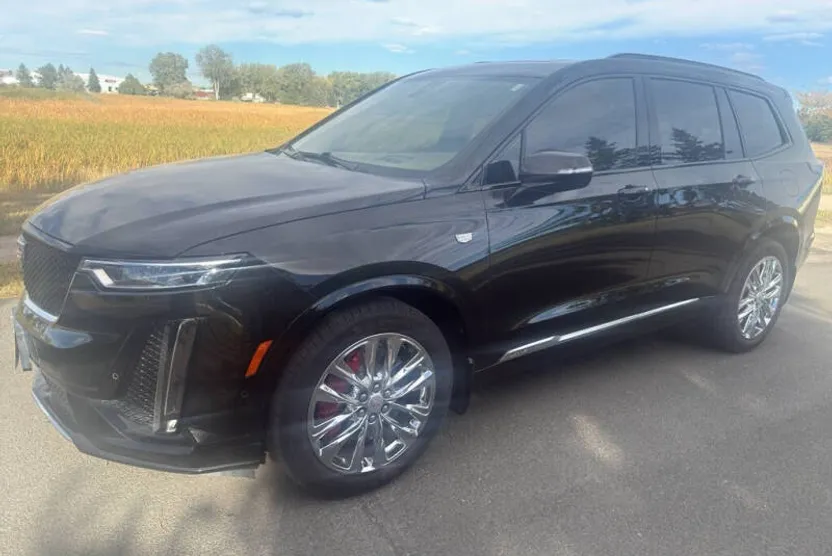 2022 Cadillac XT6 Sport photo 1