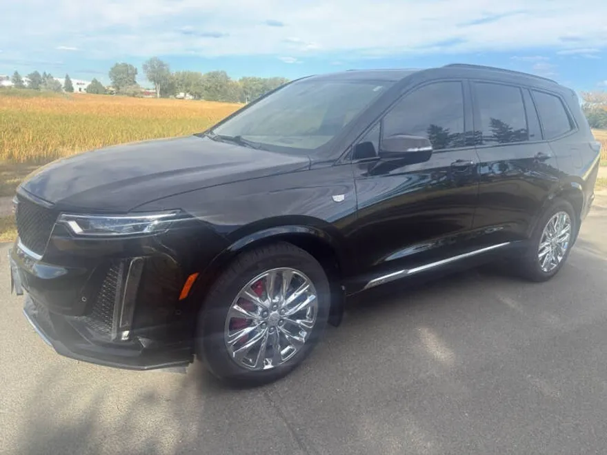 2022 Cadillac XT6 Sport photo 1