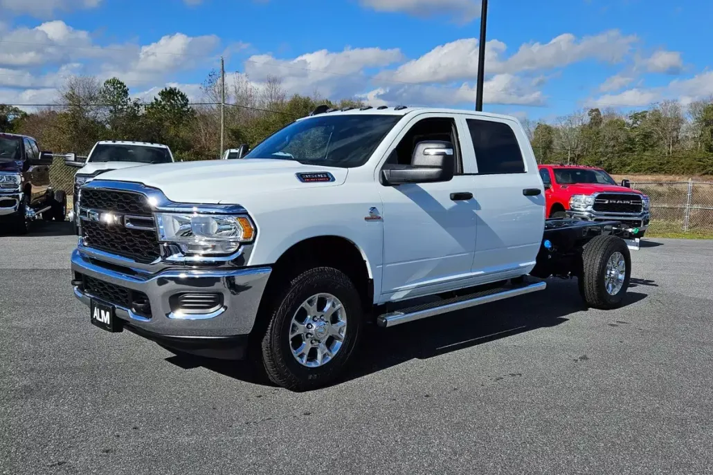 2024 Ram 3500 Tradesman photo 1