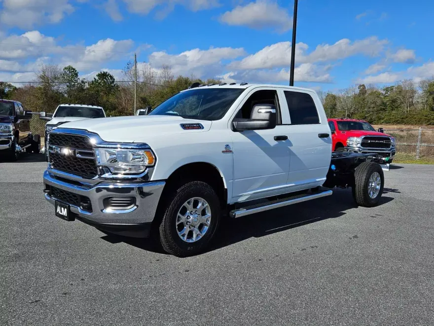 2024 Ram 3500 Tradesman photo 1