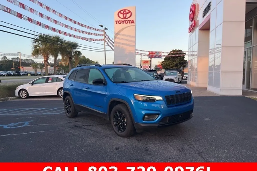 2023 Jeep Cherokee Altitude photo 1