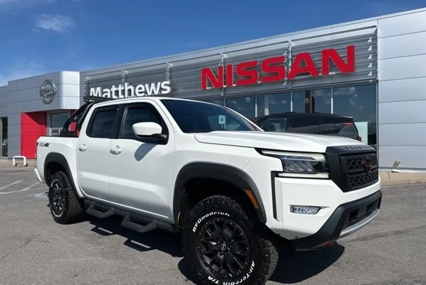 2023 Nissan Frontier PRO-4X photo 1
