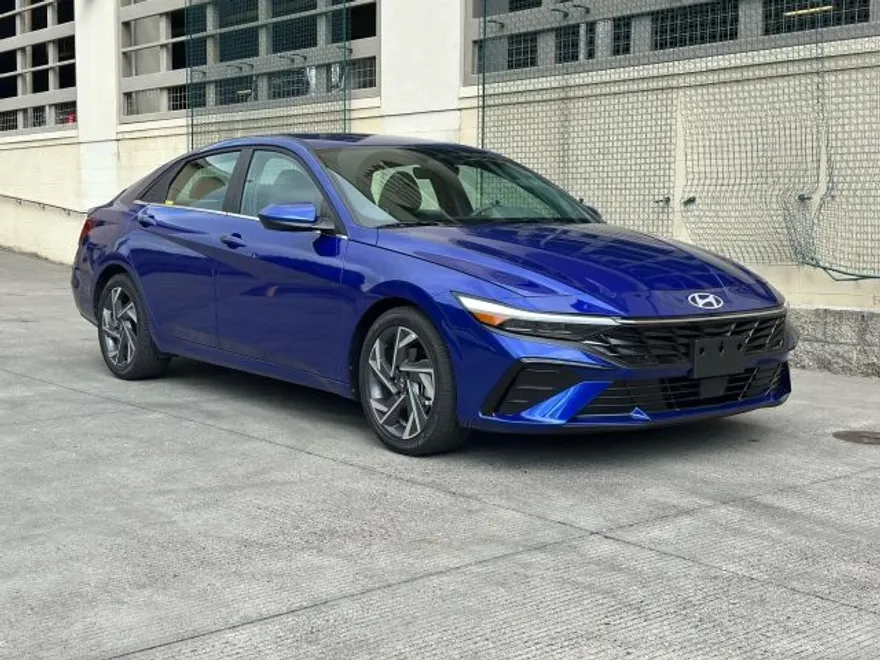 2025 Hyundai Elantra SEL Convenience photo 1