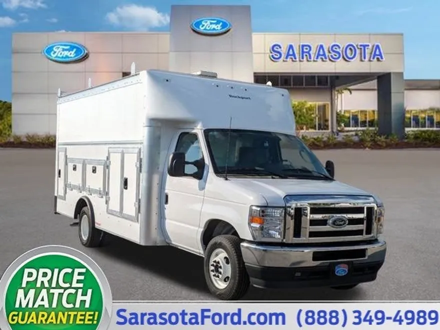 2025 Ford E-450 photo 1