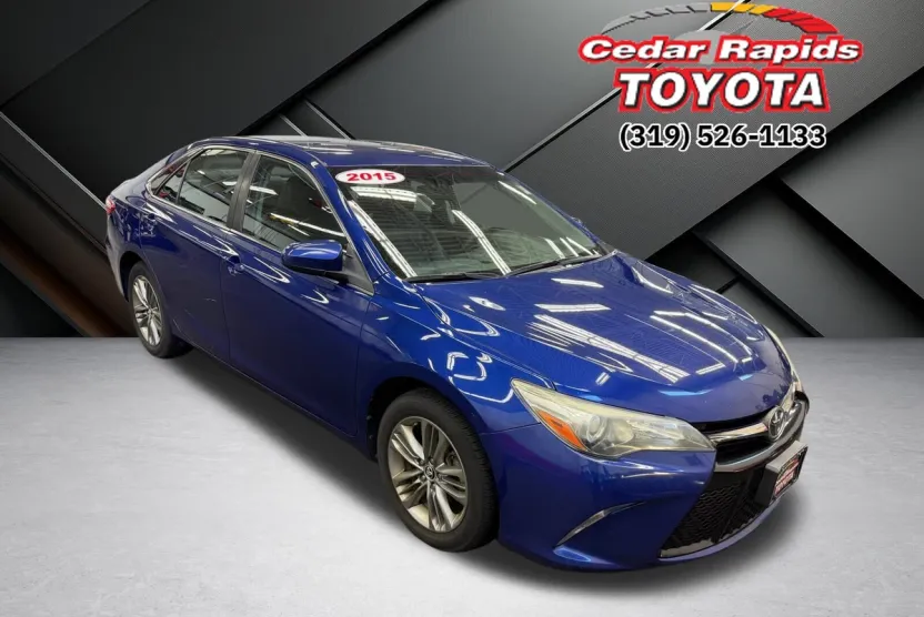 2015 Toyota Camry SE photo 1