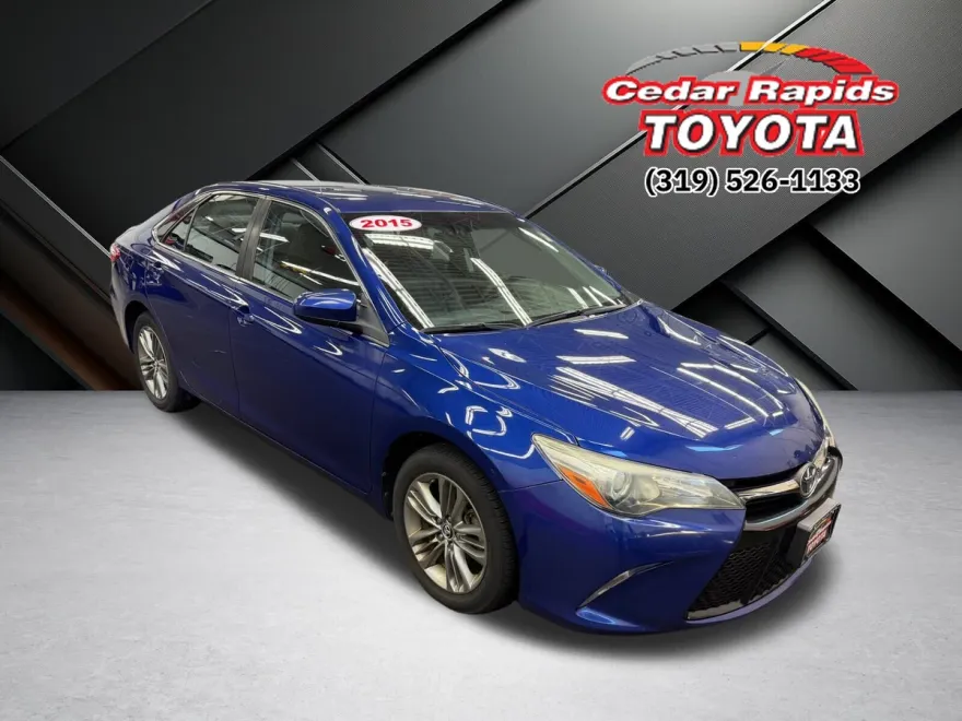 2015 Toyota Camry SE photo 1