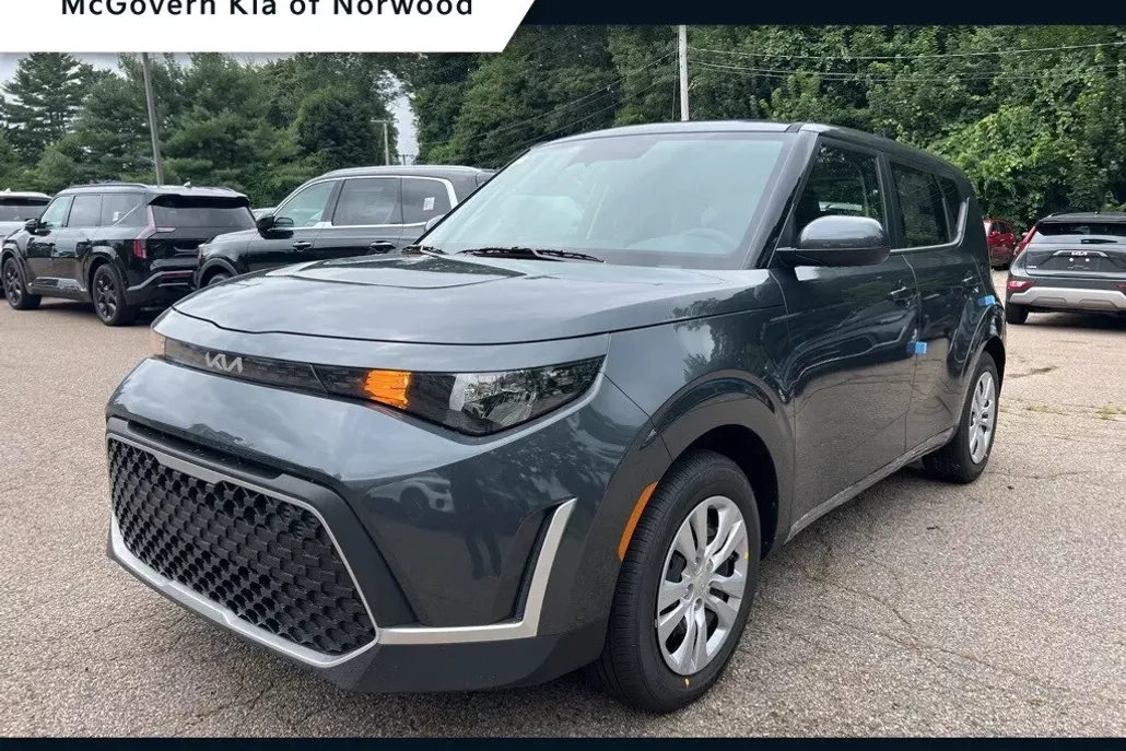 2025 Kia Soul LX photo 1