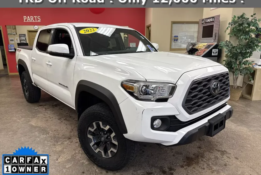 2022 Toyota Tacoma TRD V6 photo 1
