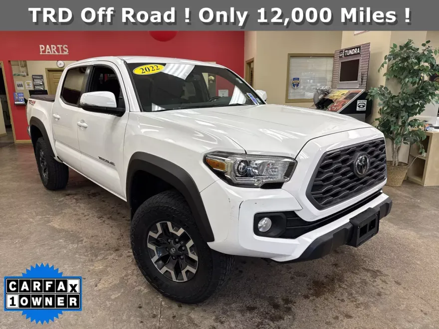2022 Toyota Tacoma TRD V6 photo 1