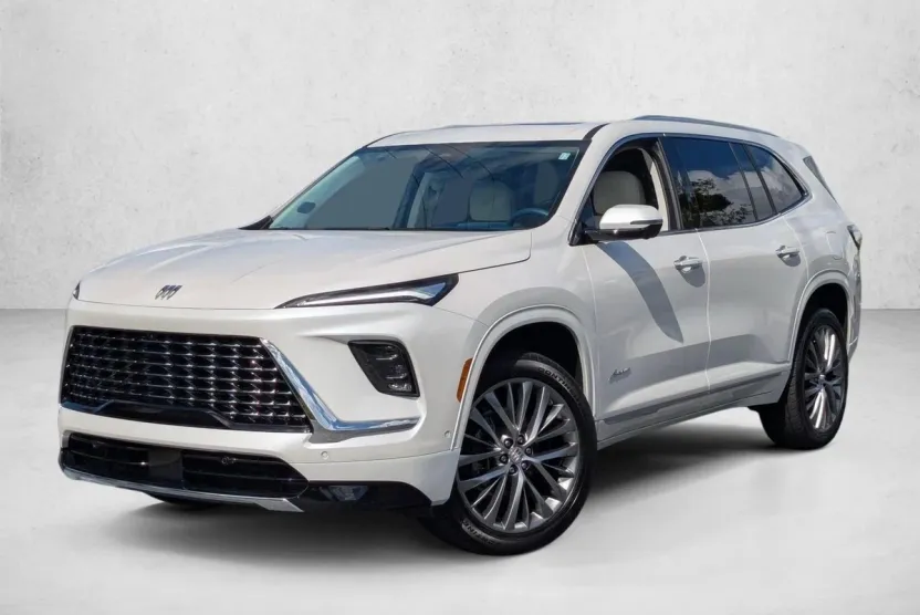 2025 Buick Enclave Avenir photo 1