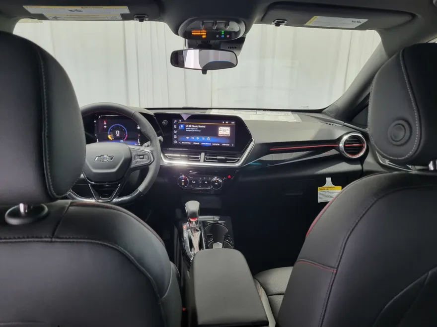 2025 Chevrolet Trax photo 1