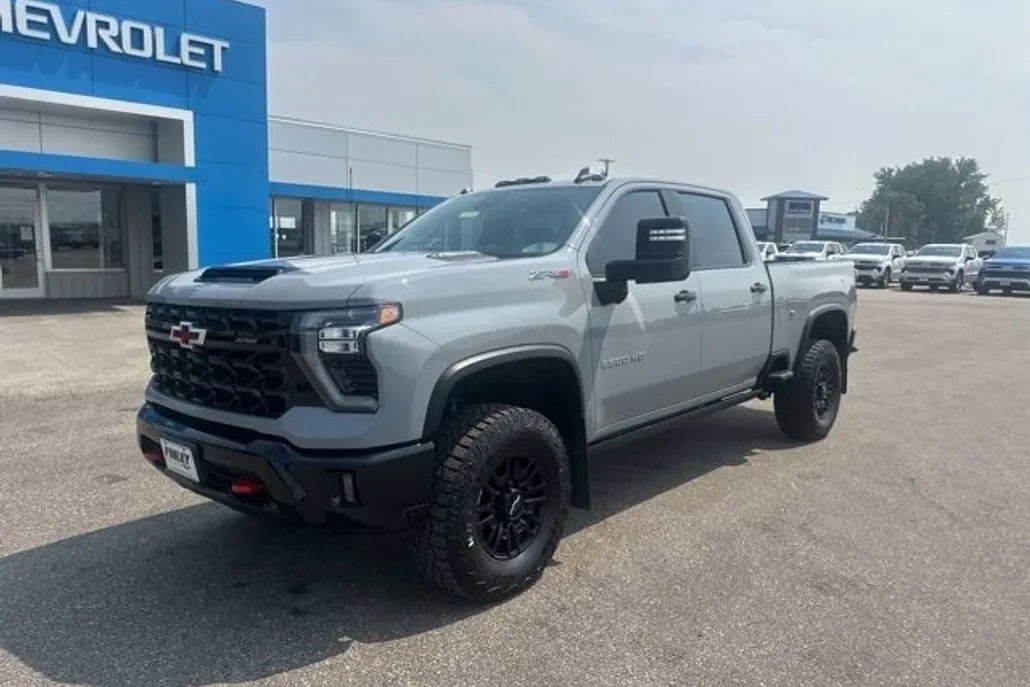 2024 Chevrolet Silverado 2500HD ZR2 photo 1