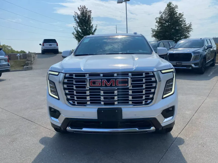 2025 Gmc Yukon XL Denali photo 1