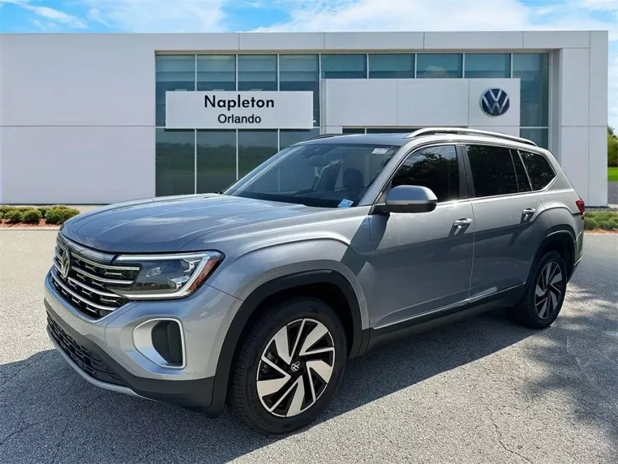 2024 Volkswagen Atlas SEL photo 1