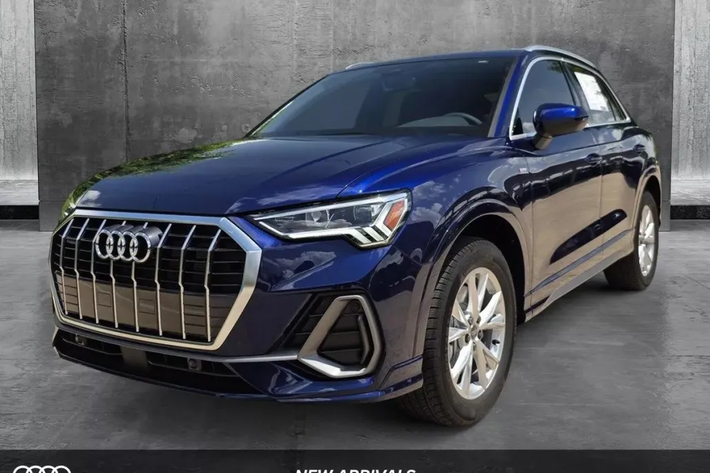 2025 Audi Q3 45 TFSI S line Premium photo 1