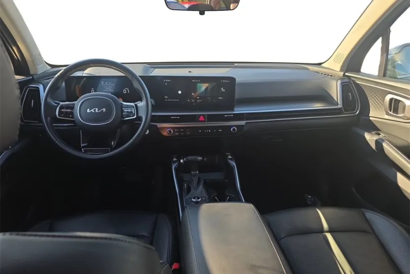 2024 Kia Sorento S photo 1