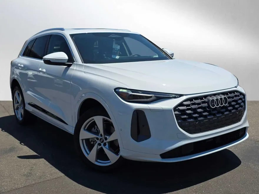 2025 Audi Q5 Premium Plus photo 1