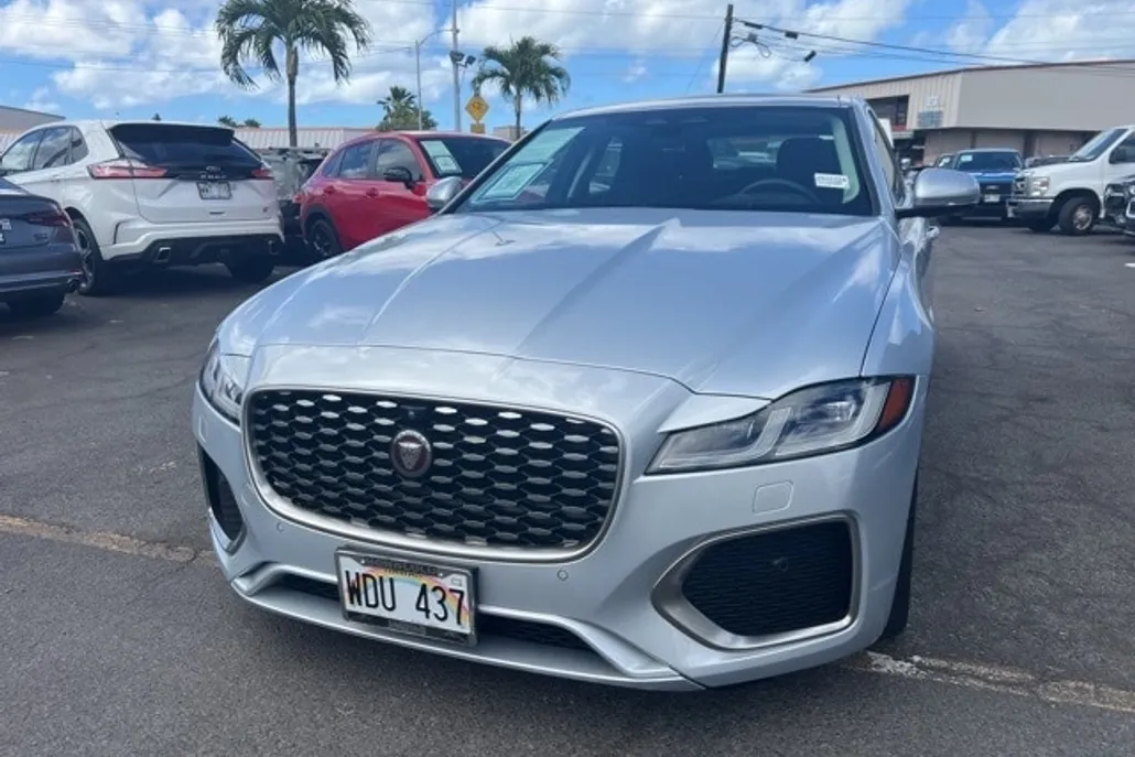 2021 Jaguar XF SE photo 1